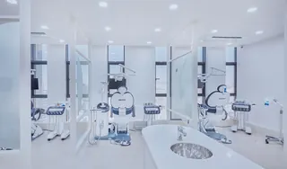 Sterilization sink in the middle of the open treatment area